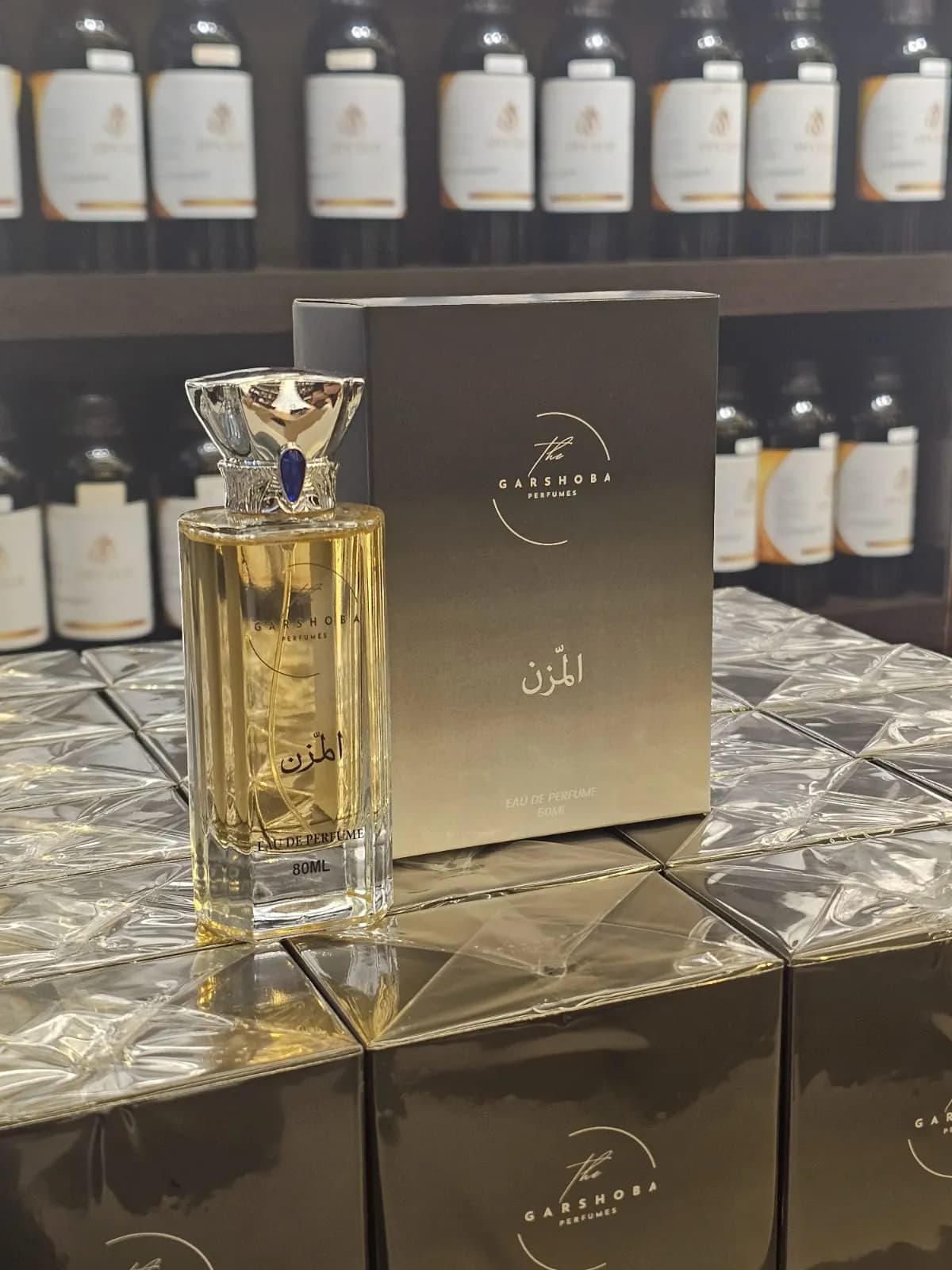 Mixter perfume packaging and bottle craftsmanship — sample 3